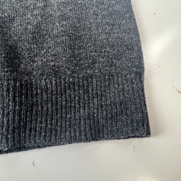 L.L.Bean Pullover Sweater‎ Men's Gray Sleeveless V-Neck 100% Lambswool Medium - Picture 3 of 13